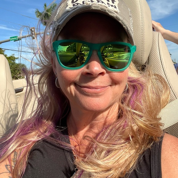 Meet your Posher, Andrea - Picture 4 of 7